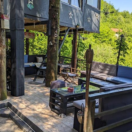 Tree House Apartment Visoko Luaran gambar