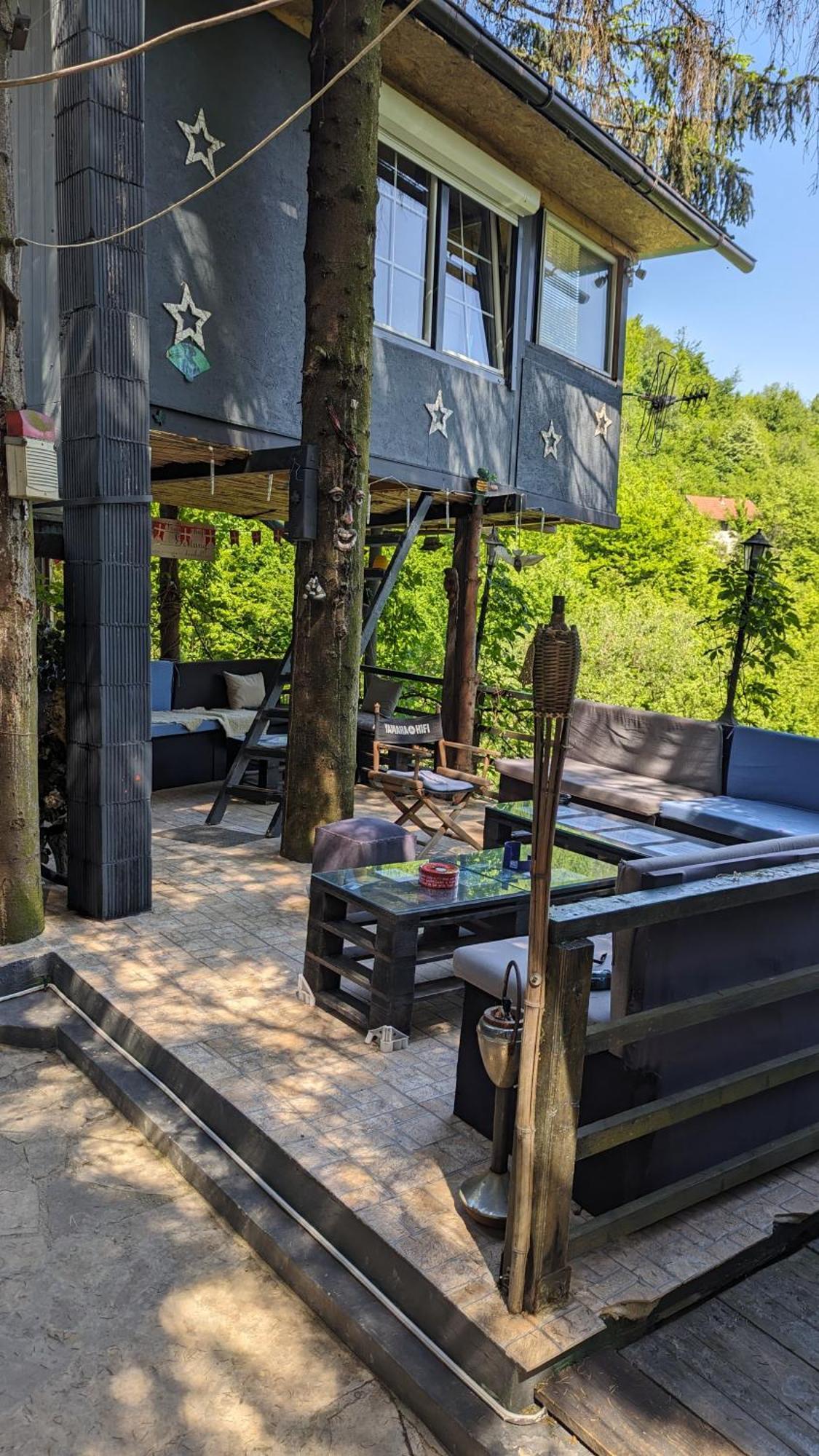Tree House Apartment Visoko Luaran gambar